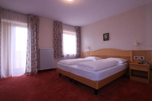 Hotel Resa Blancia San Vigilio Di Marebbe Eksteriør billede