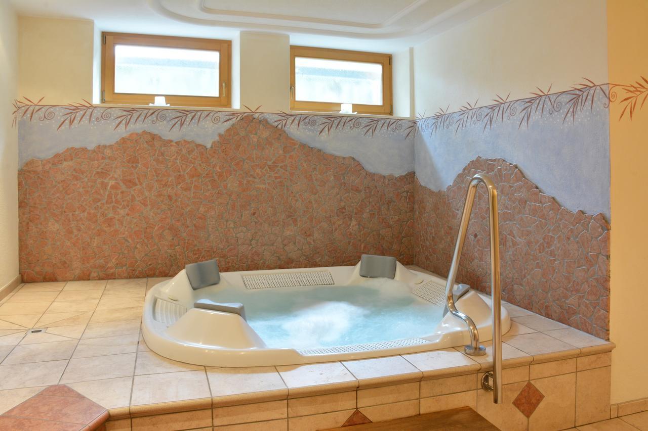 Hotel Resa Blancia San Vigilio Di Marebbe Eksteriør billede